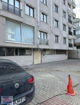 Beylikdüzü Yakupluda Satılık 690 M2 Düz Girişli İşyeri