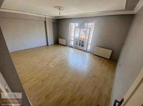 Ugurmumcu Mah. Çift Cephe 3 Balkonlu 2 Girişli 5+2 250m2 Dublex