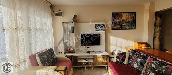 Özdere Orta Mahalle Deniz Tarafında Geniş Bakımlı Villa