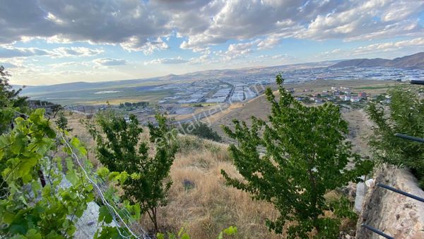 Karpuzsekisi Mahallesi 1.600 M² Arsa İçinde Kurulu Villa