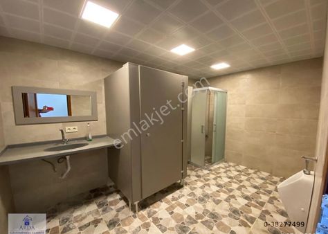 Menderes'te 6796m² Arazi İçinde 835 M2 Orman Manzaralı 7 Oda 1 Salon Satılık Lüks Çiftlik Evi