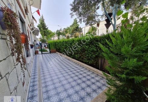 Çeşme Merkezde Sezonluk Kiralık 2+1 Bahçe Katı Lüks Daire