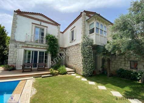 Alaçatı Hacımemiş Kiralık Müstakil Havuzlu 4+1 Tek Müstakil Lüks Villa