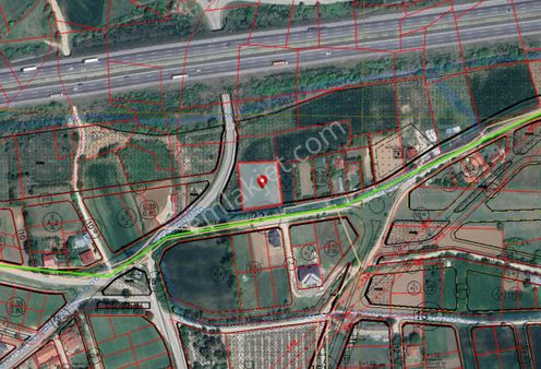 Çamlıoğlu Gayrimenkul'den - Çömlekçilerde - 1.970 M2 Villa Arsası