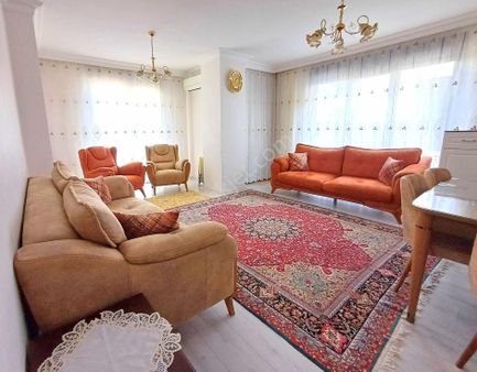 ▃birikim▃ Altıntepe Sahilde 8 Yıllık Binada 3.katta Balkonlu 3+1