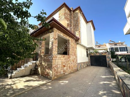 🔴ayanoğlundan Gürede Denize 300 Mt Ön Cephe Geniş Teraslı Villa
