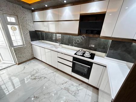 Sincan Plevne Mah 3+1 Ultra Lüks Yapılı Ara Katta Ön Cephe Daire