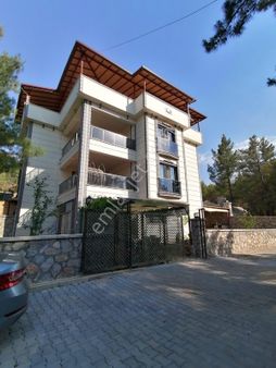 Acıpayam Yukarı Mahallesinde Harika Villa 23,500.000 Milyon Pazarlıklı Satılıktır !!!