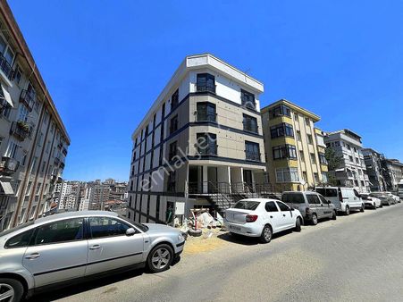 ▃birikim▃ Altıntepe'de Ulaşıma Yakın Ara Katta Ön Cephe Lüx 2+1!