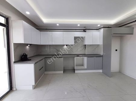 Recep Ümit'ten Hatboyu Caddesi Üzerinde Satılık Özel Yapım Süper Lux 3+1 Muhteşem Köşe Daire