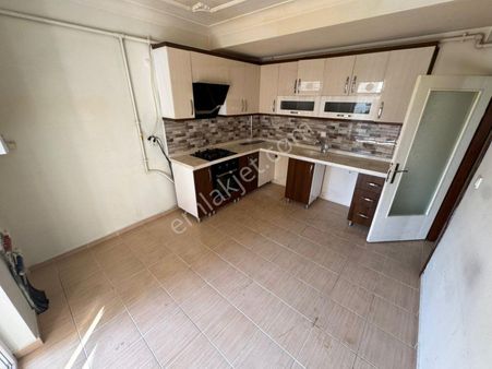 Evim Ankara'dan Kanuni'de Osmangazi Cadde Dibi Boş Daire!! Yeni Binada E.banyolu Kilerli 3+1!!