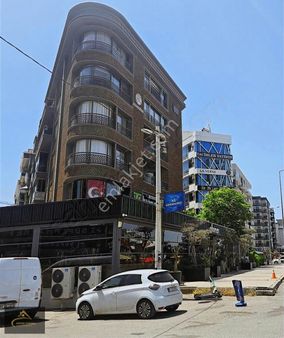 Mavişehir Bulvarda Cadde Üzerinde 2+1 Önü Açık