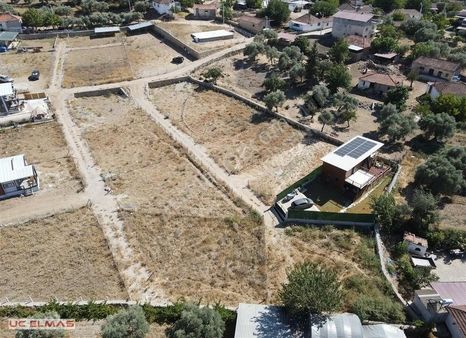 Üçelmastan Menderesin En Güzel Köyünde 423 M²tapulu Harika Bahçe