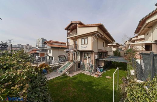 Alacaatlı Da Merkezi Konumda İşyerine Uygun Geniş Bahçeli