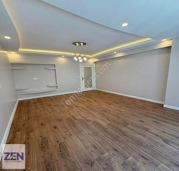 Zen Yapıdan Metrobüse Yakın Balkonlu 2+1 Satılık Ara Kat Daire !