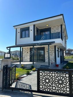 Balıkesir Ayvalık Altınova Sahilde 3+1 Sıfır Emsalsiz Villa