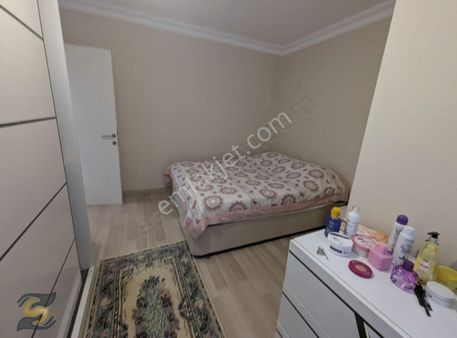 Acıl Satılık Metrobüse 2 Dk Köşe Daıre