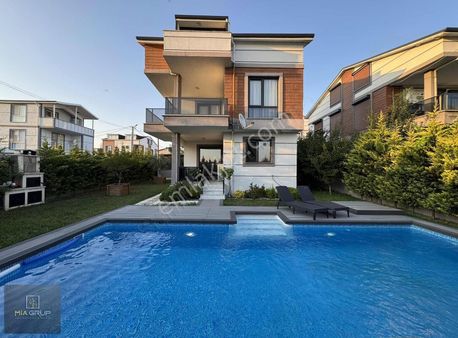 Mia Grup// Full Eşyalı 6+1 Köşe Başı Müstakil Havuzlu Lüx Villa
