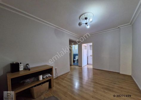 Korkutreis Mahallesi Hanımeli Sokakta Asansörlü Ara Kat Yatırımlık Satılık 2+1 Kupon Ofis-büro......