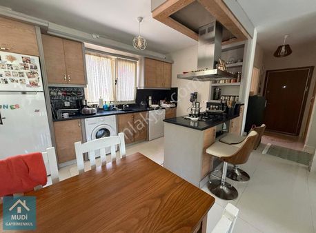 Gümüşlük Merkezde Bahçeli Havuzlu Site İçi Harika Satılık Daire