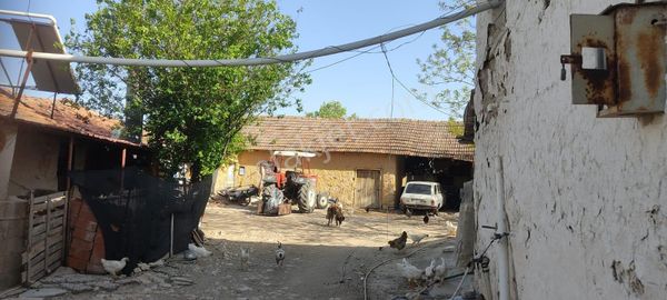 Afyon Dazkırı Bozan Köyünde 2 Parsel Birleşik Arsa Satılık