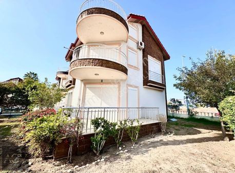 Belek Merkez'de Satılık Ortak Havuzlu 4+1 Eşyalı Villa