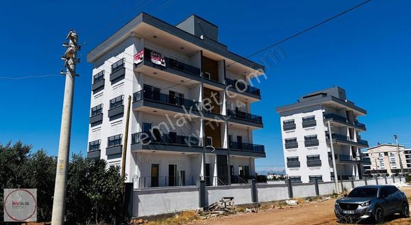 Yeniköy'de Havuzlu Site İçerisinde, Geniş, Ferah Lux 1+1 Daire