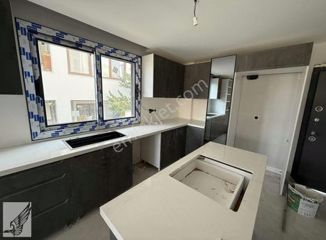 Müstakil Girişli Ebeveyn Banyolu Doğa Manzaralı 3+1 Villa