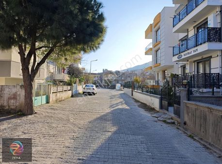 Cumhuriyet Mahallesi'nde 3 Kat İmarlı, Merkezi Konum.