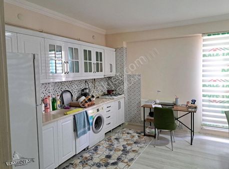 Emir Emlak Gayrimenkulden Satılık Üni Yolu Eşyalı 2+1 Ara Kat