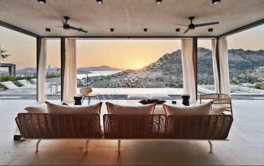 Yalıkavakta Seba Taşevler Özel Havuzlu Müstakil Lüks Villa