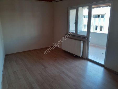 Kiralık Yüksek Catıkat Sultangazi Sultancifliği Mahallesi Kartal Emlaktan 2+1