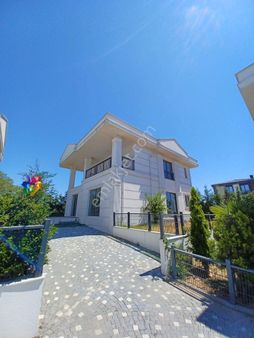 🏡 Valleyden'den – Havuz Cepheli, Lüks Ve Işıl Işıl Bir Yaşam! 4+1, 3 Banyo, 2 Giyinme Odası