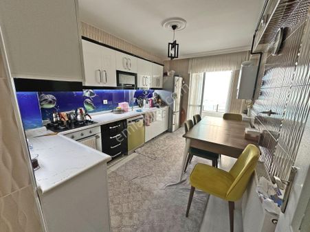 Gülveren Mahallesinde Ara Katta Ön Cephede Asansörlü Ebeveyn Banyolu 3+1 Satılık Daire