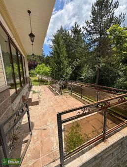 Mengen'in İncisi Dostköy Sitesinde Triplex 6+1 Satılık Villa