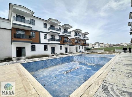 Mege'den Villa Tadında Satılık 1+1 Daire Yazlık