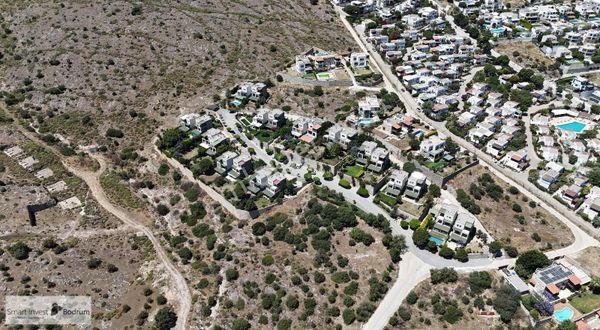 Bitez Satılık 3+1 Site İçerisinde Doğa Manzaralı Dubleks Daire