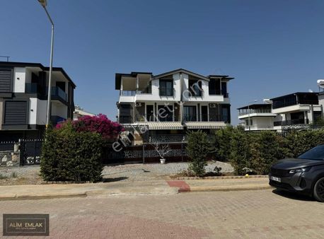 Didim Çamlık Da Denize Yürüme Mesafesinde Satılık 4+1 Villa !