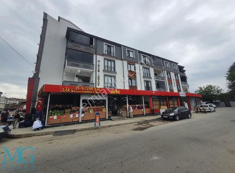 İlçe Merkezinde Caddeye Cepheli 4 Odalı Satılık Daire