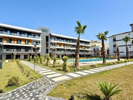 Güvenlık-havuz-bahçe-kapalı Otopark-doğalgaz(kombi)-sosyal Alan-modern-ultra Lüx-fırsat Daireler