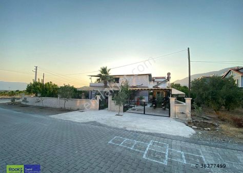 Muğlada Merkezi Konumda Müstakil Bina 711 M2 Satılık Arazi