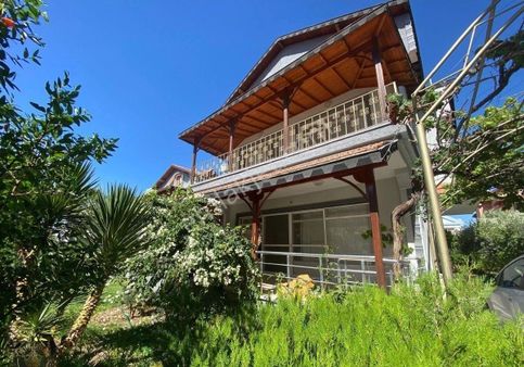 Arsuz Lale Villalarında Satılık 5+1 Lüks Villa