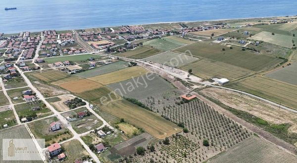 İstiklal Mahallesinde Denizve Doğa Manzaralı 233 M2 Arsa
