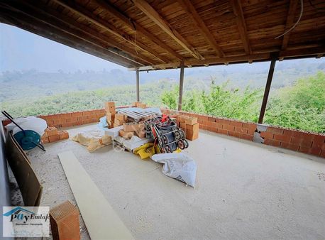 Arsa Niteliğinde Arazi Yetişkin Fındık Ve Ev Mevcuttur.