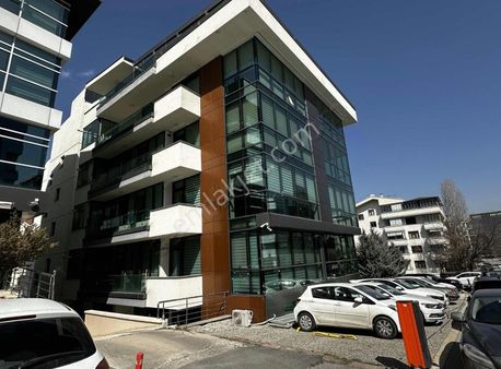 Mustafa Kemal Mahallesi Prestijli Konumda Satılık 3+1 Ofis