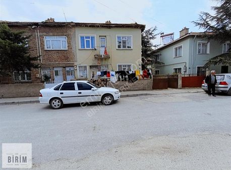 Birimden Satılık İki Katlı Bahçeli Müstakil İstasyon Mah