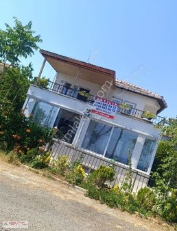 Tekirdağ Süleymanpaşa Bahçelievlerde Satılık Denize Sıfır Villa