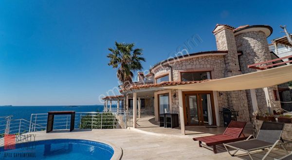 Kaş Çukurbağ Yarımadası Panoramik Meis Manzaralı 3+1 Villa