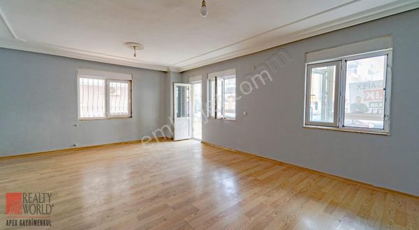 Emek Mahallesi Karayusuf Caddesi Giriş Kat 1+1 Satılık Daire