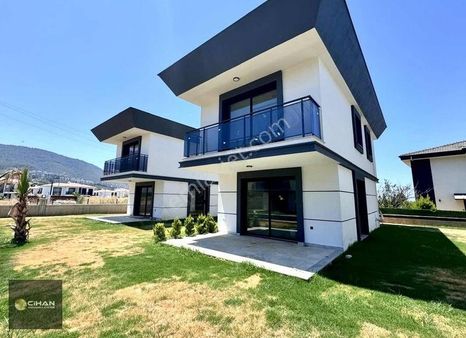 Davutlar'da 3+1 Sıfır Havuzlu Villa